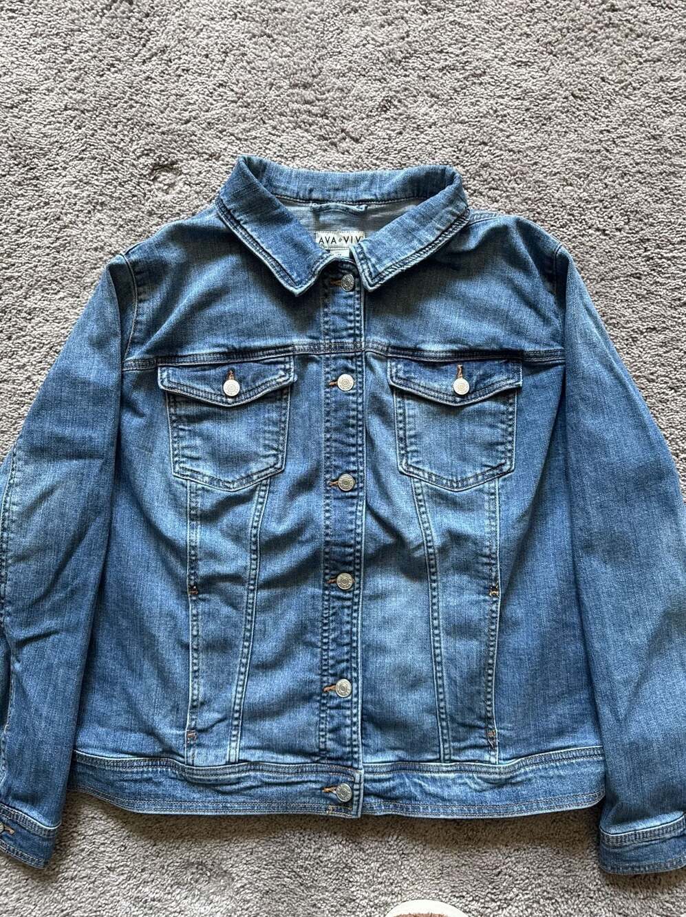 Ava & Viv Plus Size 2X Classic Blue Denim Trucker Jacket - Picture 3 of 5